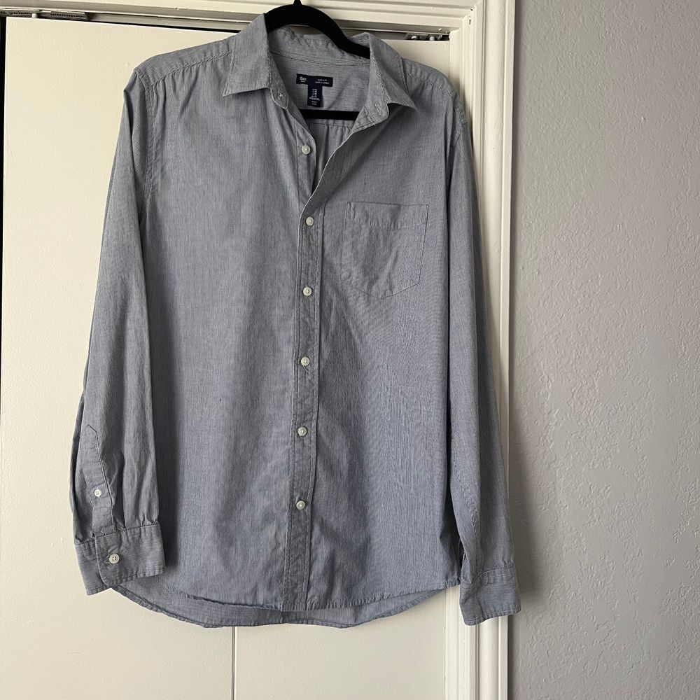 GAP Classic Fit Grey‎ Pinstripe Button-Down Dress Shirt Long Sleeve Size M
